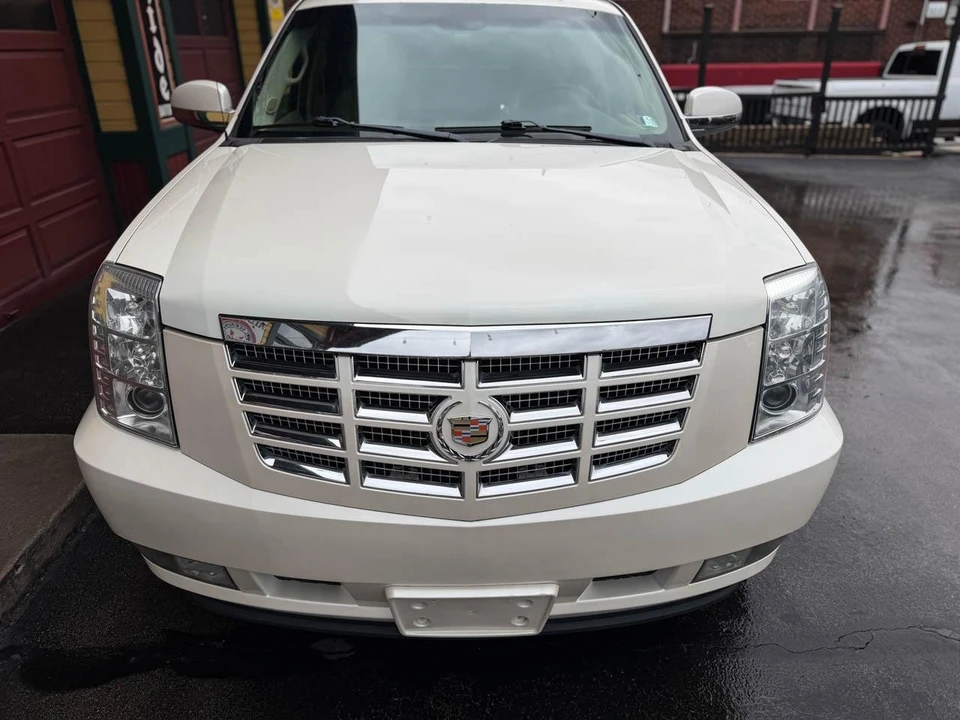 2013 Cadillac Escalade & EXT 3rd Gen - Image 11 of 31