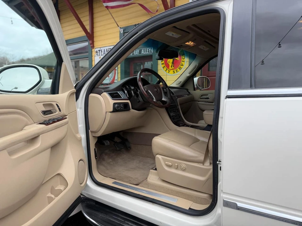 2013 Cadillac Escalade & EXT 3rd Gen - Image 13 of 31