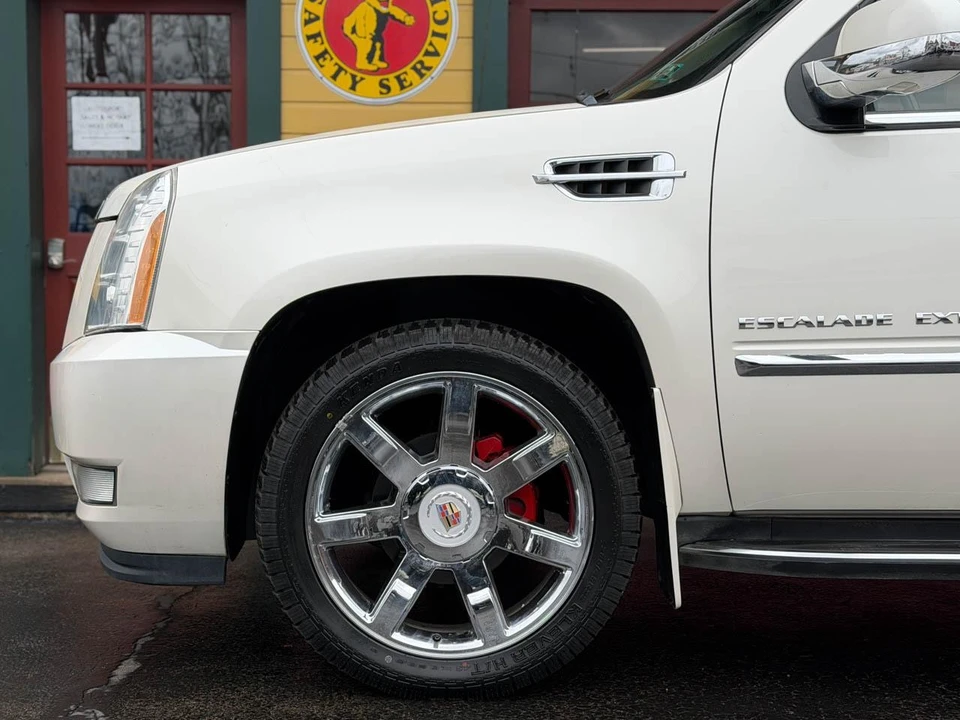 2013 Cadillac Escalade & EXT 3rd Gen - Image 26 of 31