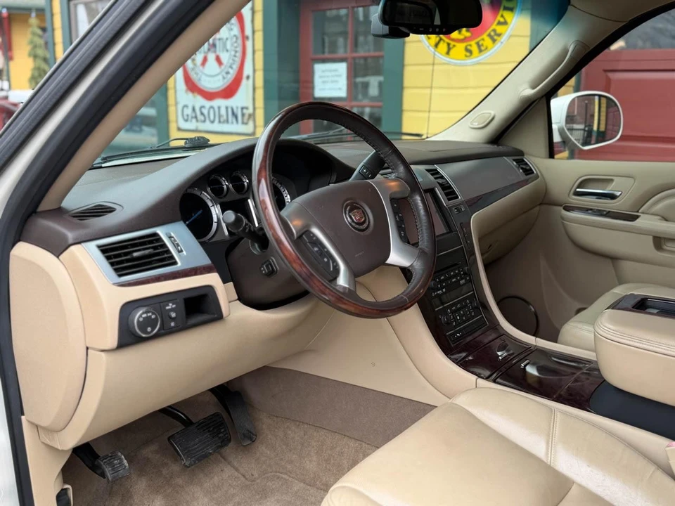 2013 Cadillac Escalade & EXT 3rd Gen - Image 15 of 31