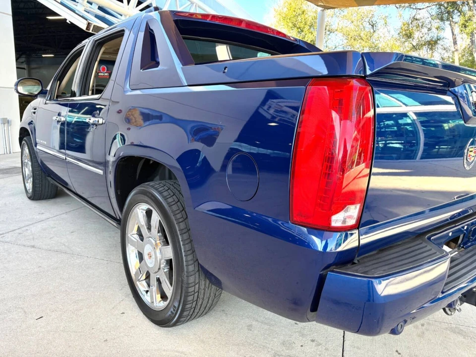 2013 Cadillac Escalade & EXT 3rd Gen - Image 16 of 21