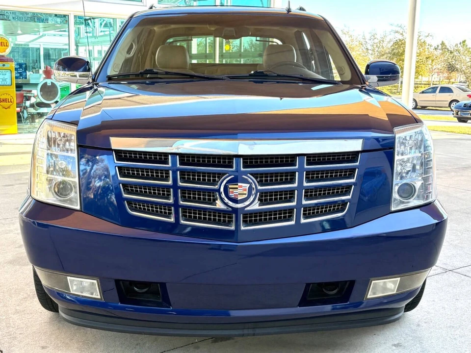 2013 Cadillac Escalade & EXT 3rd Gen - Image 2 of 21