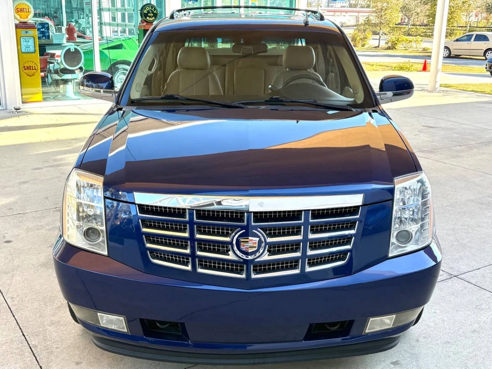 2013 Cadillac Escalade & EXT 3rd Gen - Image 3 of 12