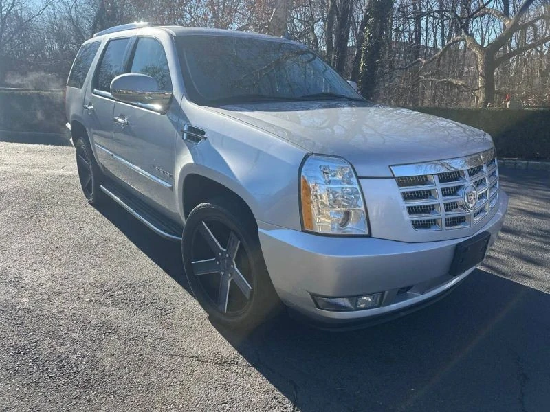 2013 Cadillac Escalade & EXT 3rd Gen - Image 2 of 12