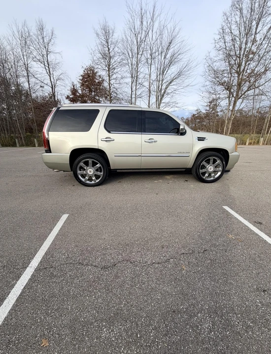 2013 Cadillac Escalade & EXT 3rd Gen - Image 9 of 31