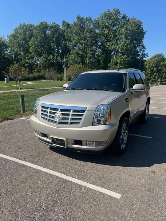 2013 Cadillac Escalade & EXT 3rd Gen - Image 3 of 31