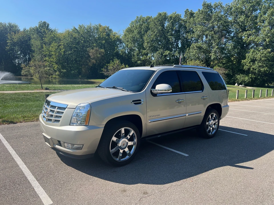 2013 Cadillac Escalade & EXT 3rd Gen - Image 4 of 31