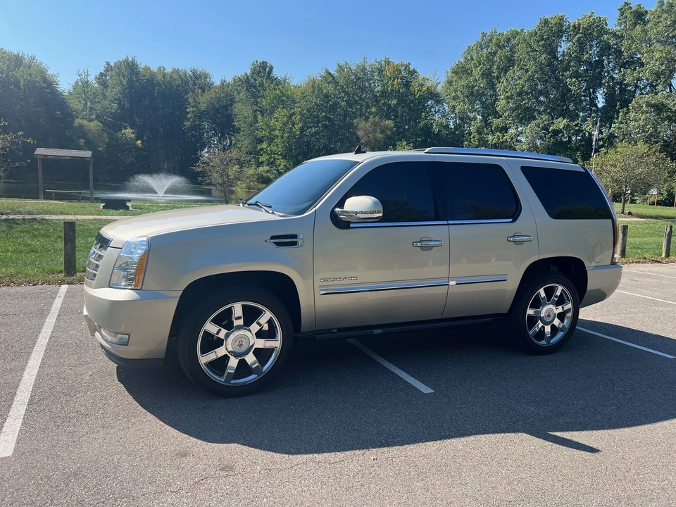 2013 Cadillac Escalade & EXT 3rd Gen - Image 5 of 31