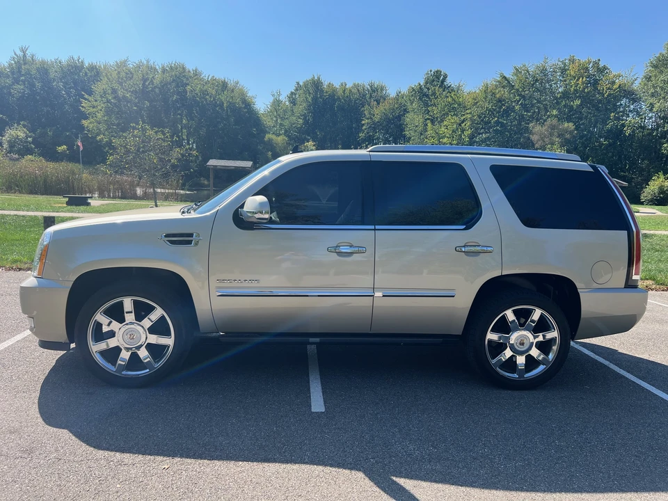 2013 Cadillac Escalade & EXT 3rd Gen - Image 6 of 31