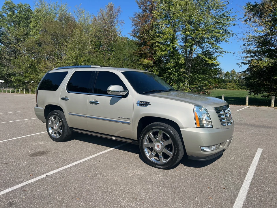 2013 Cadillac Escalade & EXT 3rd Gen - Image 12 of 31