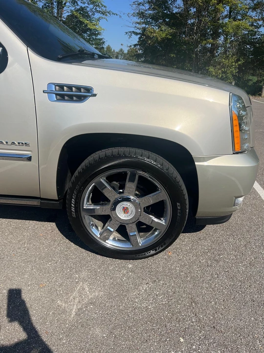 2013 Cadillac Escalade & EXT 3rd Gen - Image 19 of 31