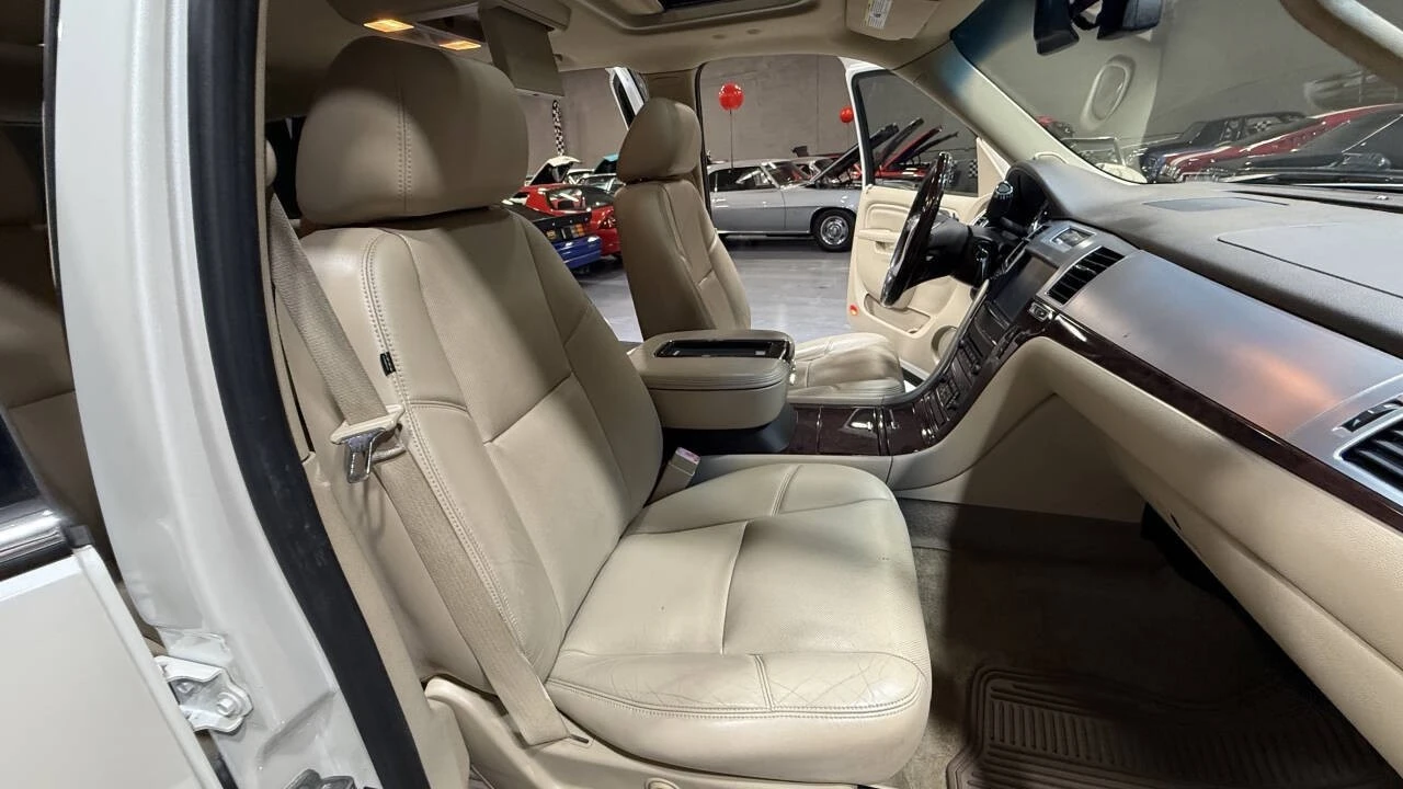 2013 Cadillac Escalade & EXT 3rd Gen - Image 6 of 21