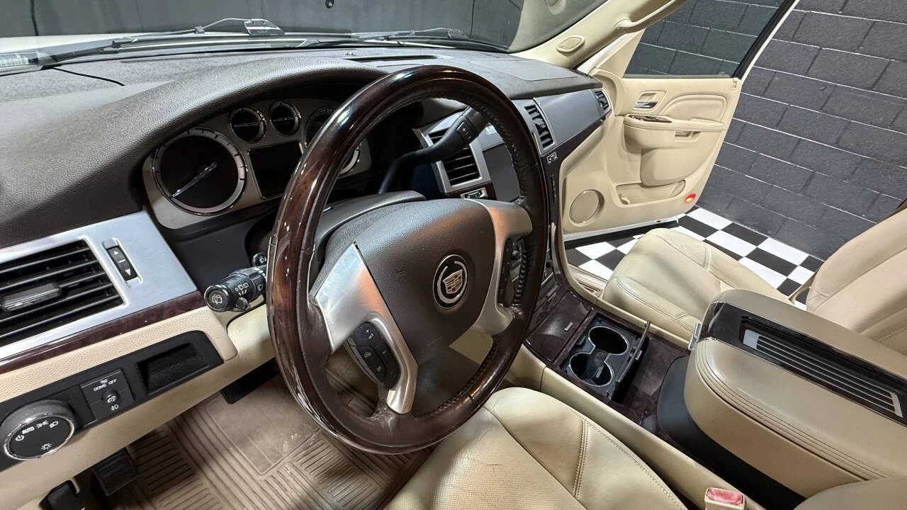 2013 Cadillac Escalade & EXT 3rd Gen - Image 3 of 21