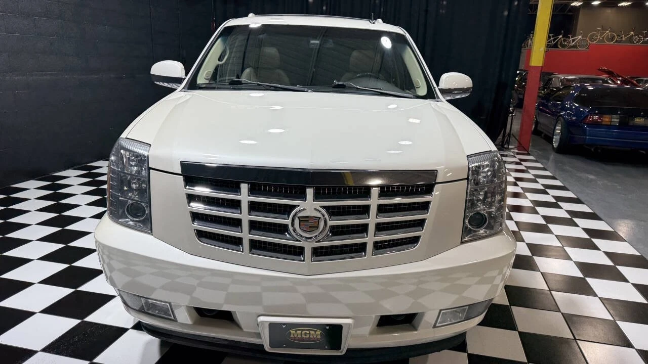 2013 Cadillac Escalade & EXT 3rd Gen - Image 20 of 21