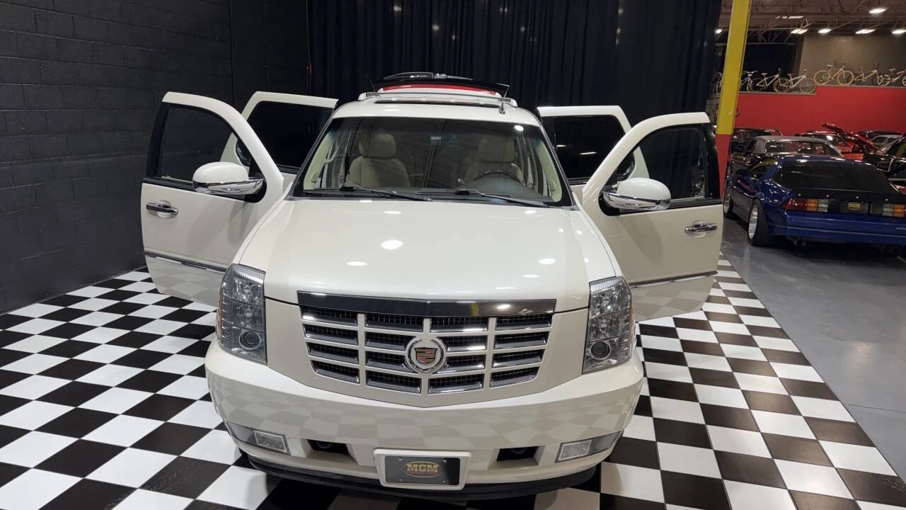 2013 Cadillac Escalade & EXT 3rd Gen - Image 16 of 21