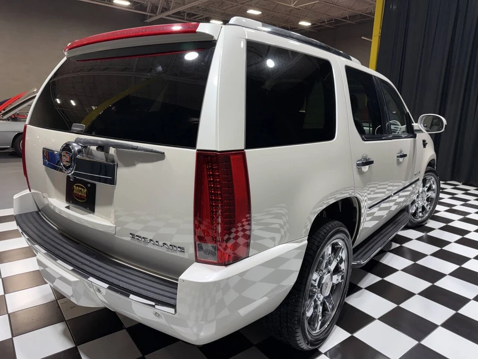 2013 Cadillac Escalade & EXT 3rd Gen - Image 11 of 21