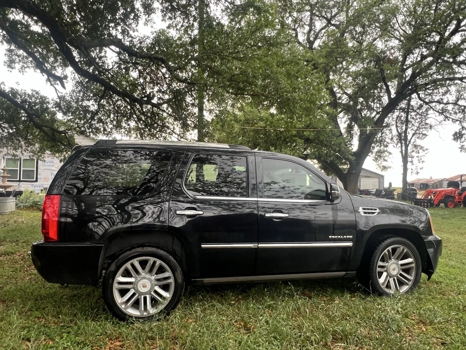 2013 Cadillac Escalade & EXT 3rd Gen - Image 3 of 6