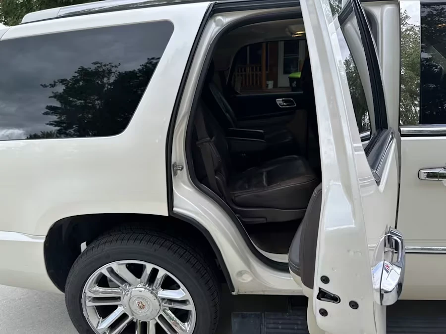 2013 Cadillac Escalade & EXT 3rd Gen - Image 7 of 12