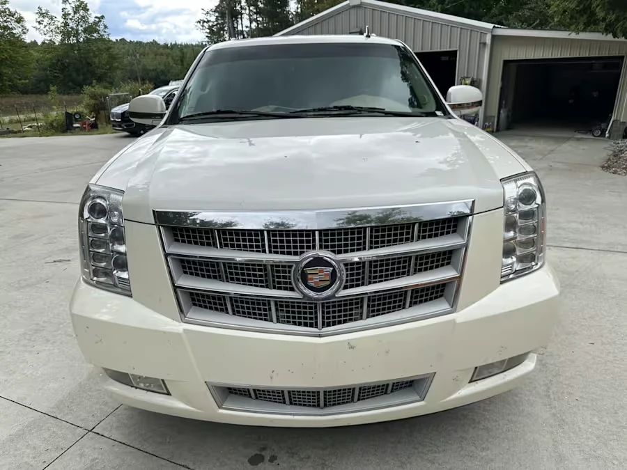 2013 Cadillac Escalade & EXT 3rd Gen - Image 4 of 12