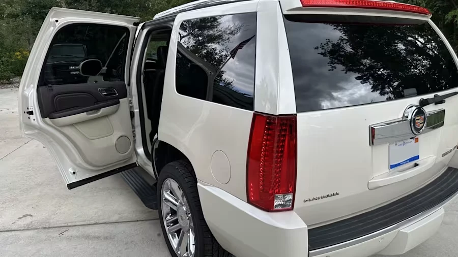 2013 Cadillac Escalade & EXT 3rd Gen - Image 9 of 12