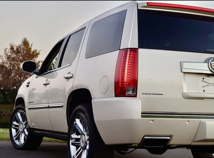 2013 Cadillac Escalade & EXT 3rd Gen - Image 19 of 27