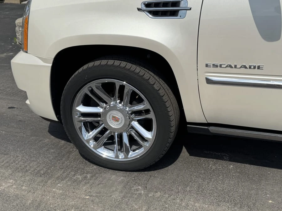 2013 Cadillac Escalade & EXT 3rd Gen - Image 4 of 13