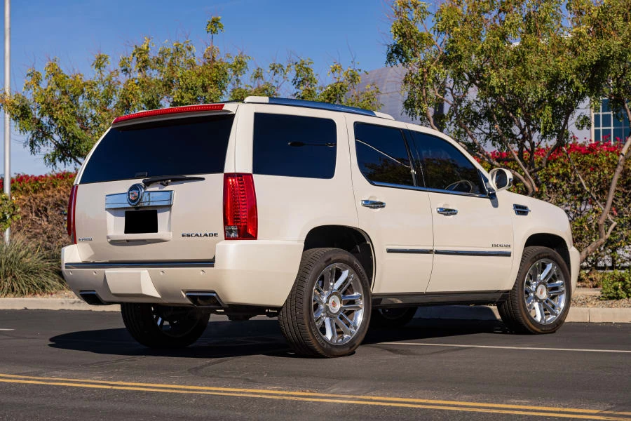 2013 Cadillac Escalade & EXT 3rd Gen - Image 3 of 31