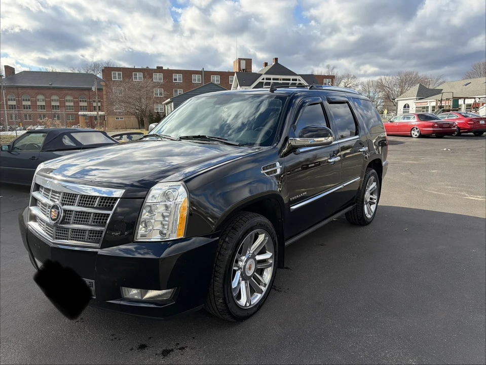 2013 Cadillac Escalade & EXT 3rd Gen - Image 2 of 8