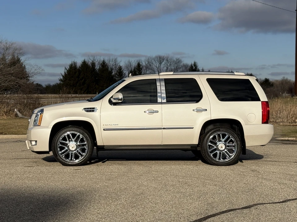 2013 Cadillac Escalade & EXT 3rd Gen - Image 9 of 31