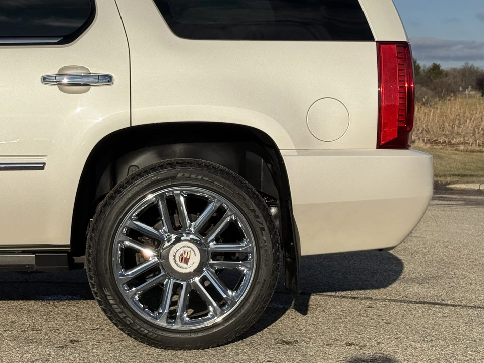 2013 Cadillac Escalade & EXT 3rd Gen - Image 23 of 31
