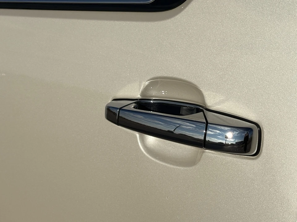 2013 Cadillac Escalade & EXT 3rd Gen - Image 26 of 31