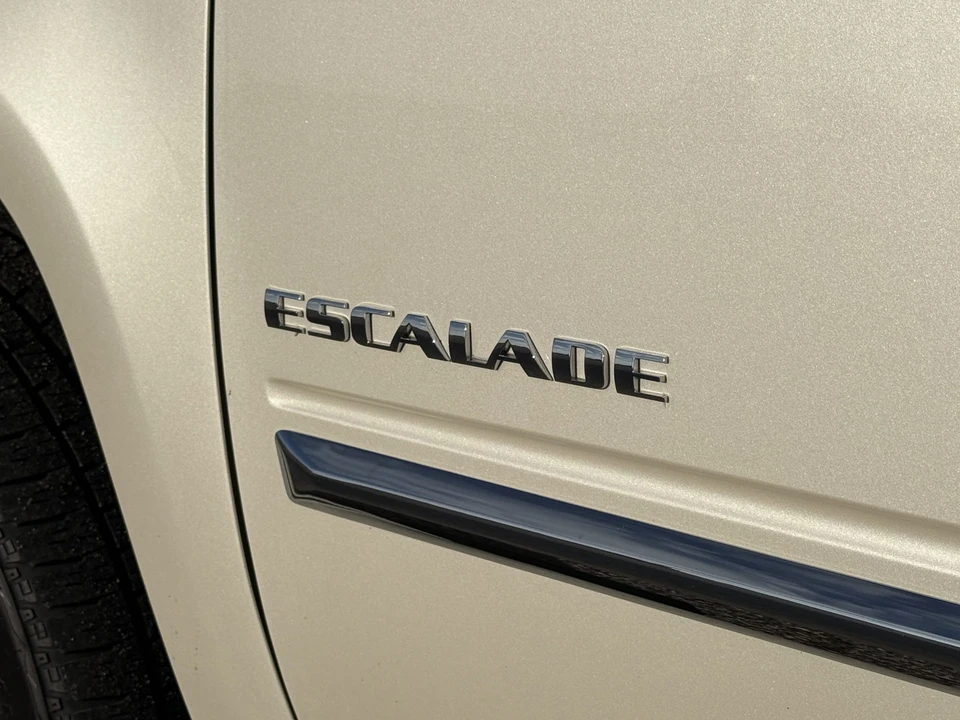 2013 Cadillac Escalade & EXT 3rd Gen - Image 24 of 31