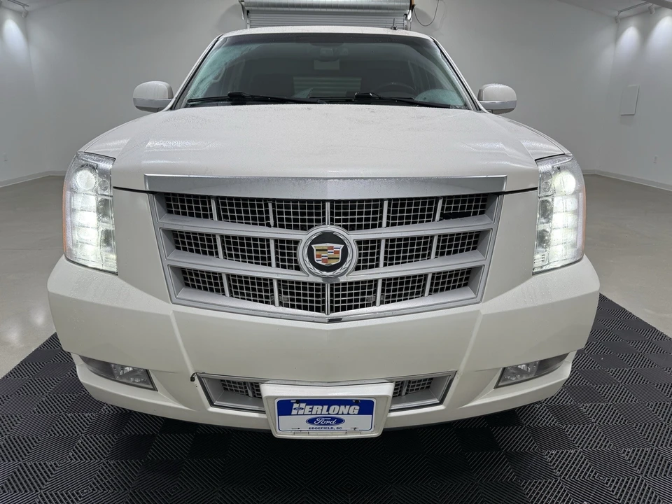 2013 Cadillac Escalade & EXT 3rd Gen - Image 2 of 12