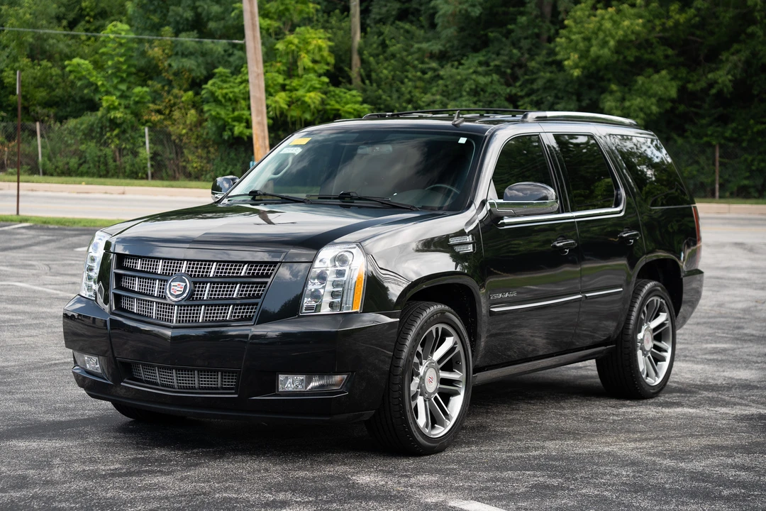 2013 Cadillac Escalade & EXT 3rd Gen - Image 4 of 31