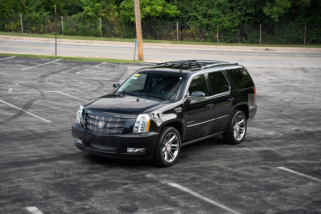 2013 Cadillac Escalade & EXT 3rd Gen - Image 2 of 31