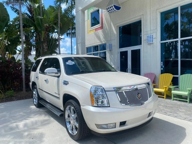 2013 Cadillac Escalade & EXT 3rd Gen - Image 2 of 21