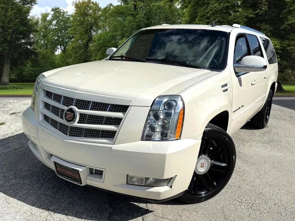 2013 Cadillac Escalade & EXT 3rd Gen - Image 3 of 20