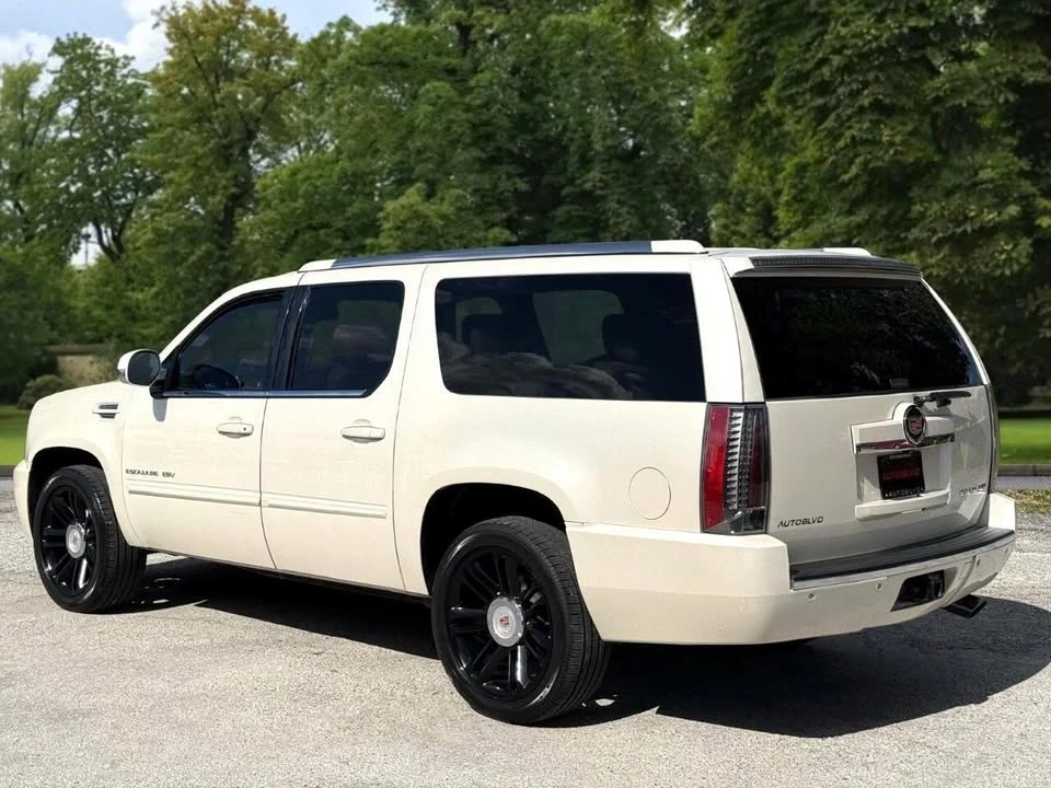 2013 Cadillac Escalade & EXT 3rd Gen - Image 9 of 20