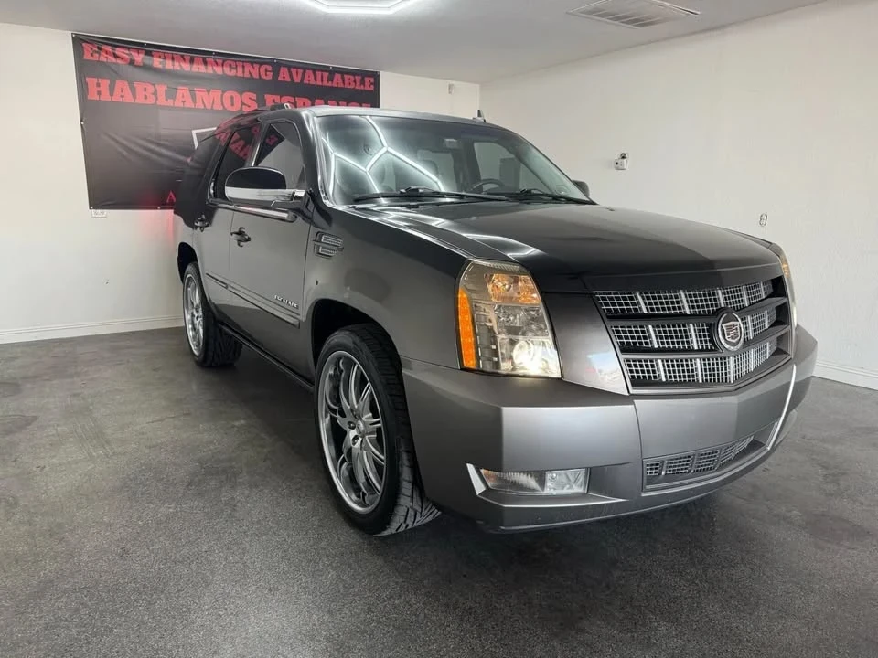 2013 Cadillac Escalade & EXT 3rd Gen - Image 2 of 19