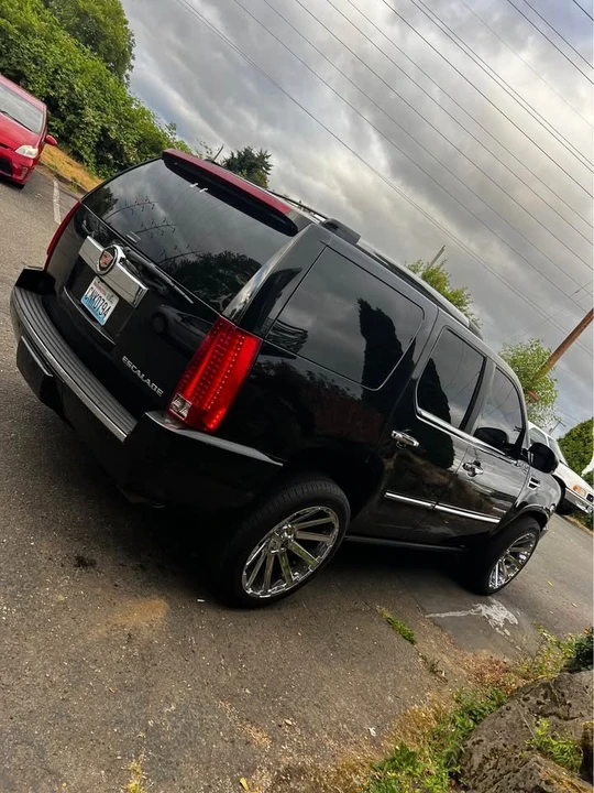2013 Cadillac Escalade & EXT 3rd Gen - Image 5 of 6