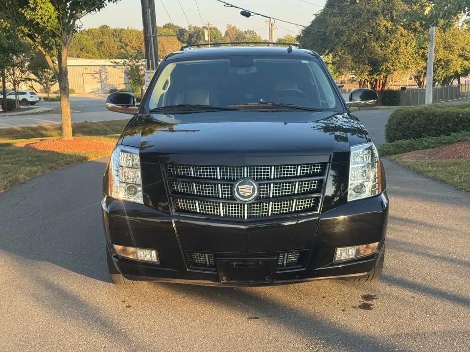 2013 Cadillac Escalade & EXT 3rd Gen - Image 2 of 20