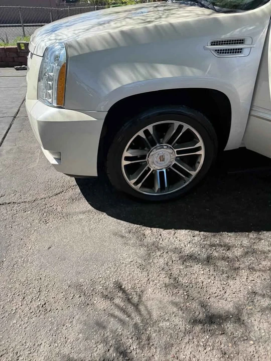 2013 Cadillac Escalade & EXT 3rd Gen - Image 5 of 10