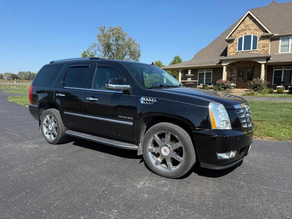 2013 Cadillac Escalade & EXT 3rd Gen - Image 2 of 20