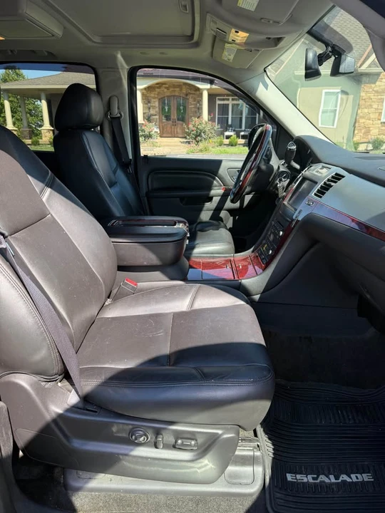 2013 Cadillac Escalade & EXT 3rd Gen - Image 4 of 20