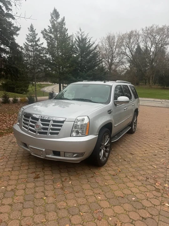 2013 Cadillac Escalade & EXT 3rd Gen - Image 2 of 18