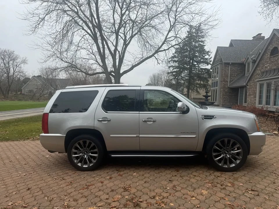 2013 Cadillac Escalade & EXT 3rd Gen - Image 3 of 18