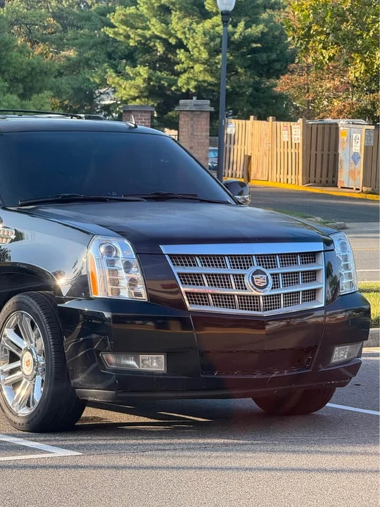 2013 Cadillac Escalade & EXT 3rd Gen - Image 2 of 8