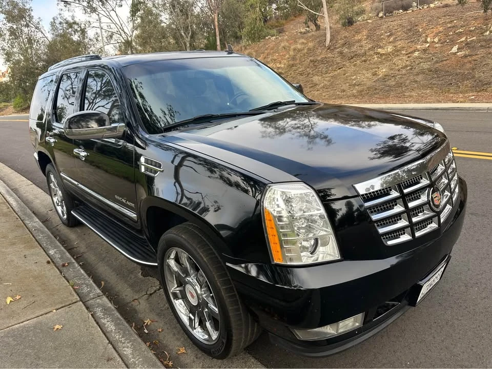 2013 Cadillac Escalade & EXT 3rd Gen - Image 2 of 10