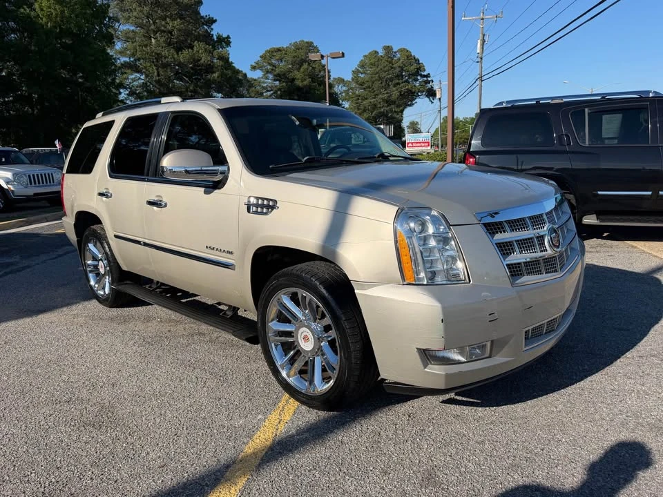 2013 Cadillac Escalade & EXT 3rd Gen - Image 2 of 20