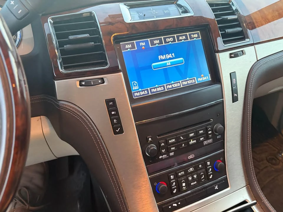 2013 Cadillac Escalade & EXT 3rd Gen - Image 11 of 13